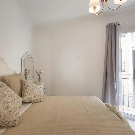 Apartman 120 Négyzetméteres, 4 Hálószobás, 2 Saját Fürdőszobával Rendelkező Városközpont Ter Toledo