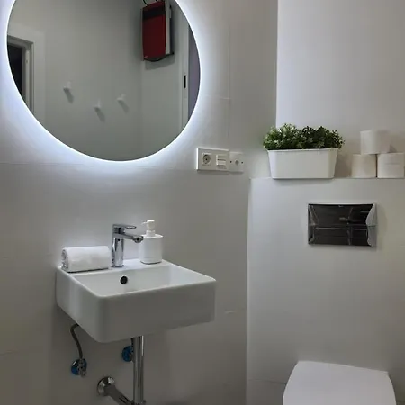 120 Négyzetméteres, 4 Hálószobás, 2 Saját Fürdőszobával Rendelkező Városközpont Ter Apartman