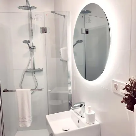 Apartman 120 Négyzetméteres, 4 Hálószobás, 2 Saját Fürdőszobával Rendelkező Városközpont Ter