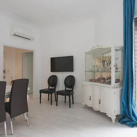 120 Négyzetméteres, 4 Hálószobás, 2 Saját Fürdőszobával Rendelkező Városközpont Ter Apartman