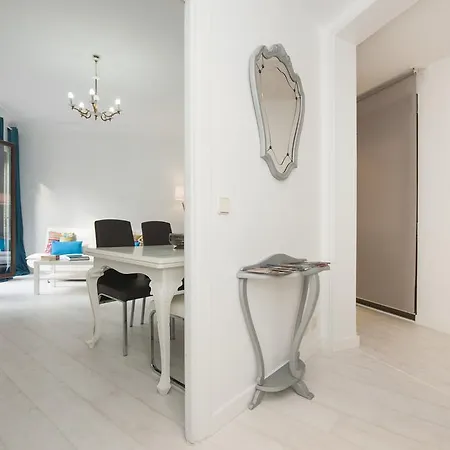 Apartman 120 Négyzetméteres, 4 Hálószobás, 2 Saját Fürdőszobával Rendelkező Városközpont Ter *