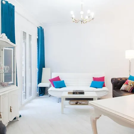 120 Négyzetméteres, 4 Hálószobás, 2 Saját Fürdőszobával Rendelkező Városközpont Ter Apartman *