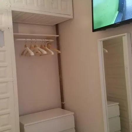 120 Négyzetméteres, 4 Hálószobás, 2 Saját Fürdőszobával Rendelkező Városközpont Ter Apartman Toledo